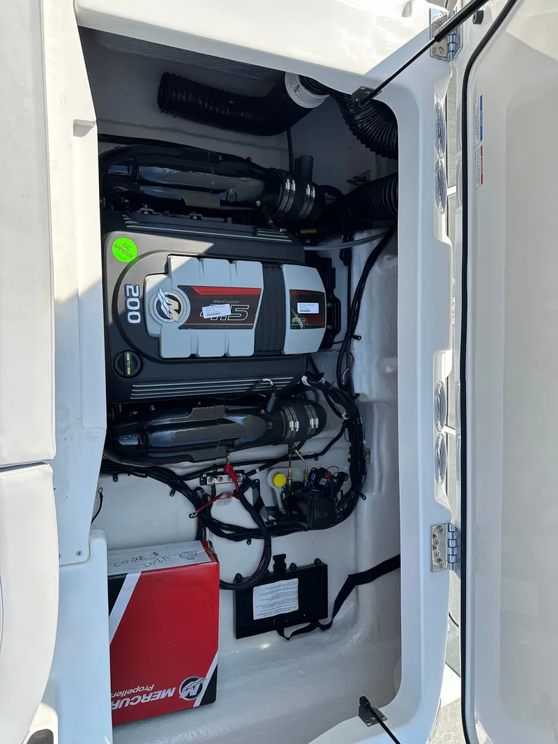 Slide: The Image of Engine compartment of 2026 Bayliner V20i with Mercury 200 HP engine. - 11