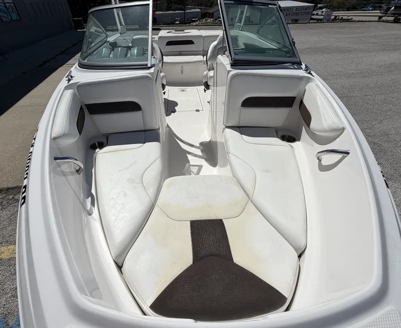 Slide: The Image of Chaparral 19 H2O Sport 2012 - 11