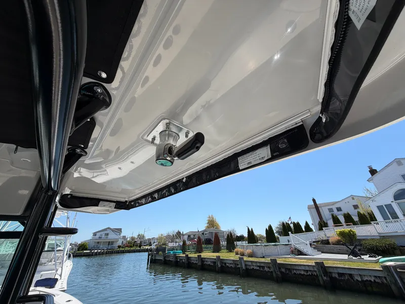 Slide: The Image of Boston Whaler 330 Outrage 2024 - 23