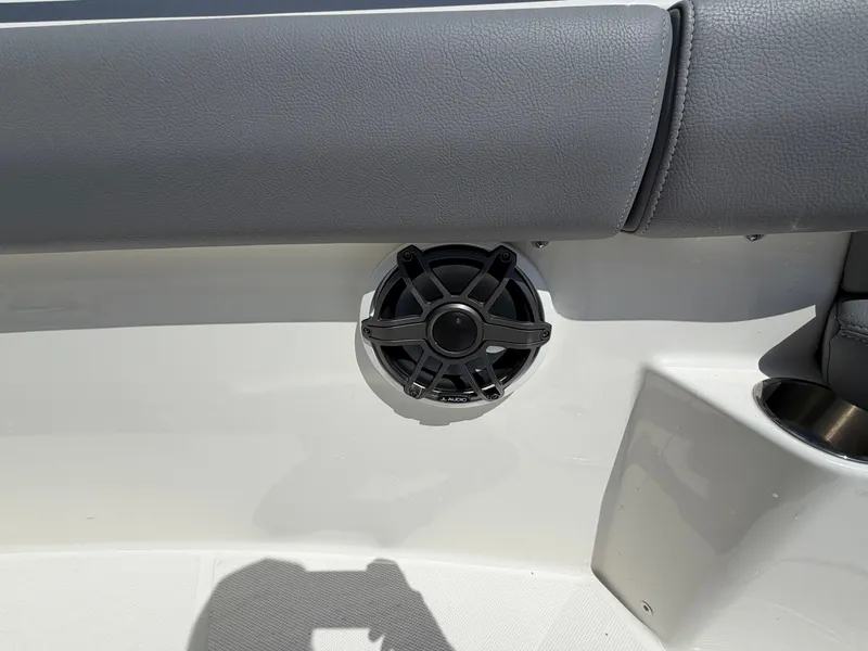 Slide: The Image of Boston Whaler 330 Outrage 2024 - 35