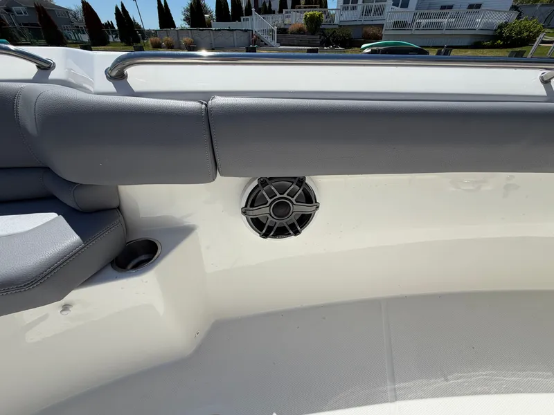 Slide: The Image of Boston Whaler 330 Outrage 2024 - 37