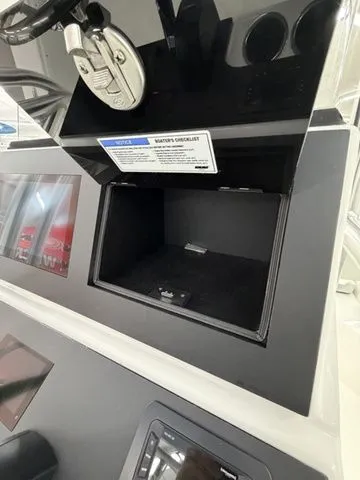 Slide: The Image of Bay Rider 2260 FS 2026 - 16