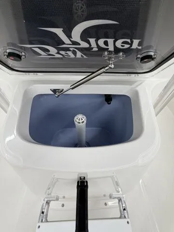 Slide: The Image of Bay Rider 2260 FS 2026 - 10