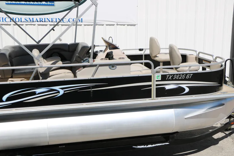 Slide: The Image of 2012 Starcraft Stardeck 206 4-PT pontoon boat with seating and canopy. - 8