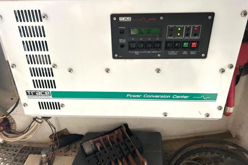 Slide: The Image of Hour meter panel on 1998 Bayliner 5788 Pilot House Motoryacht showing 233 hours. - 79