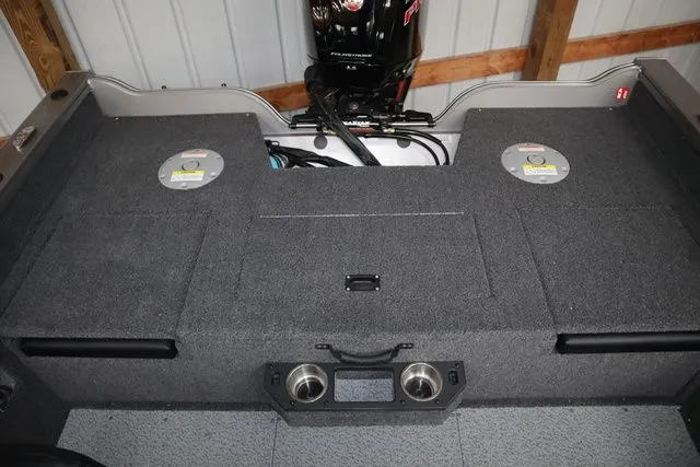 Slide: The Image of Crestliner 1750 Fish Hawk SC JS 2026 - 5