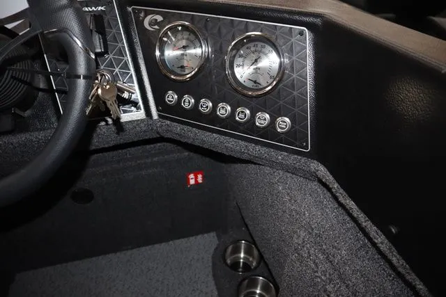 Slide: The Image of Crestliner 1750 Fish Hawk SC JS 2026 - 8