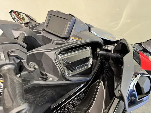 Slide: The Image of Kawasaki Jet Ski Ultra 160 2026 - 12