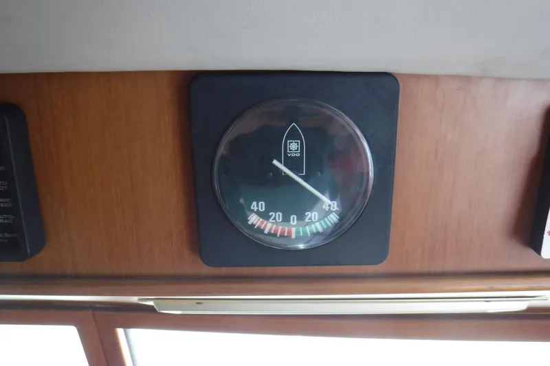 Slide: The Image of Gauge on 1987 Lien Hwa 47 Elegant MK III yacht dashboard. - 38