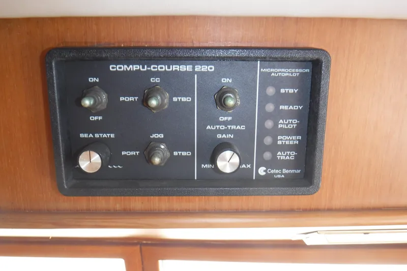 Slide: The Image of Control panel of a 1987 Lien Hwa 47 Elegant MK III yacht autopilot system. - 40