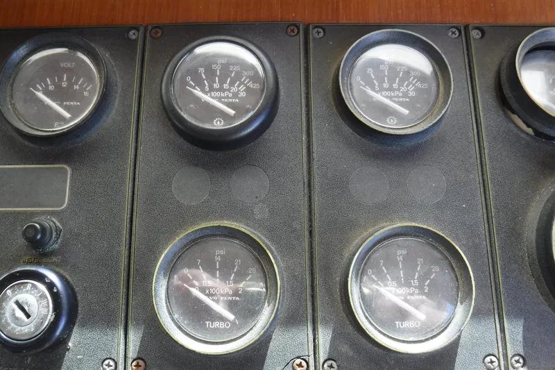 Slide: The Image of Instrument panel of a 1987 Lien Hwa 47 Elegant MK III yacht. - 45