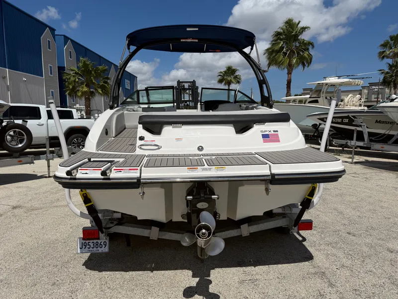 Slide: The Image of Sea Ray 190 Sport 2022 - 3