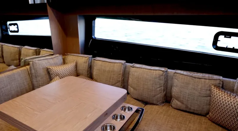 Slide: The Image of Azimut 51 Atlanis 2019 - 25