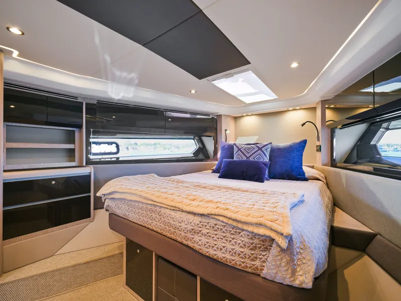 Slide: The Image of Luxurious cabin of the 2019 Azimut 51 Atlantis yacht. - 46