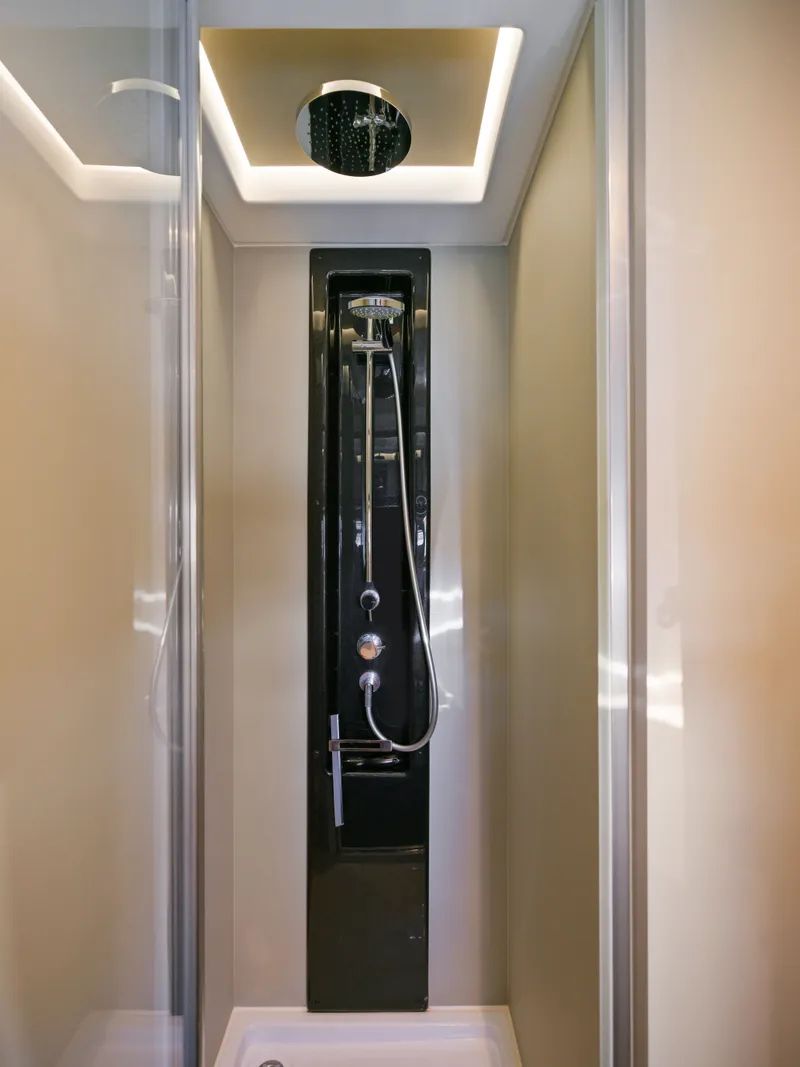 Slide: The Image of Azimut 51 Atlanis 2019 - 56