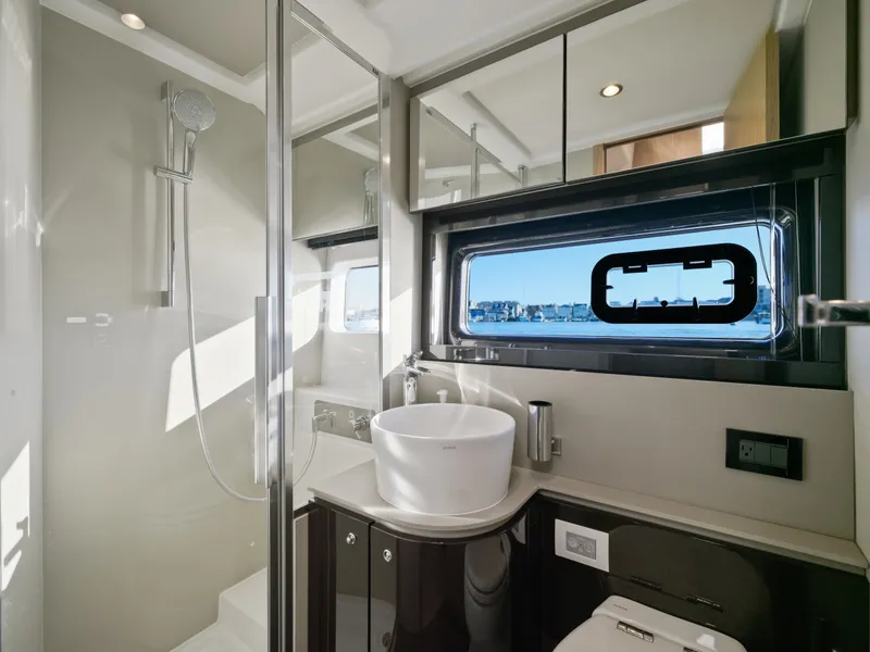 Slide: The Image of Azimut 51 Atlanis 2019 - 63