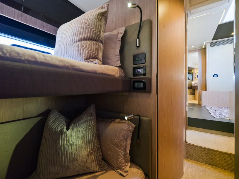 Slide: The Image of Azimut 51 Atlanis 2019 - 69