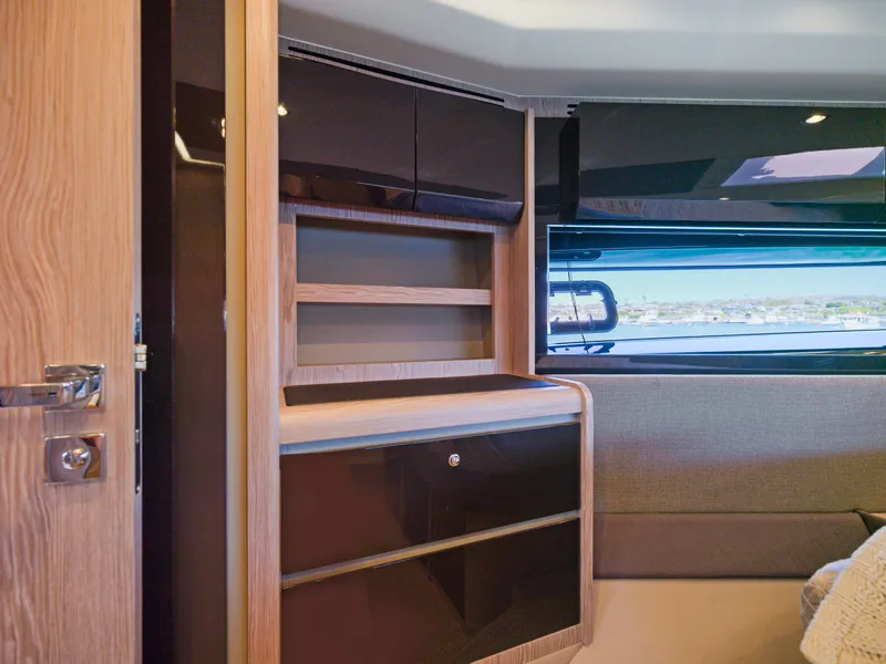 Slide: The Image of Azimut Atlantis 51 2019 - 46