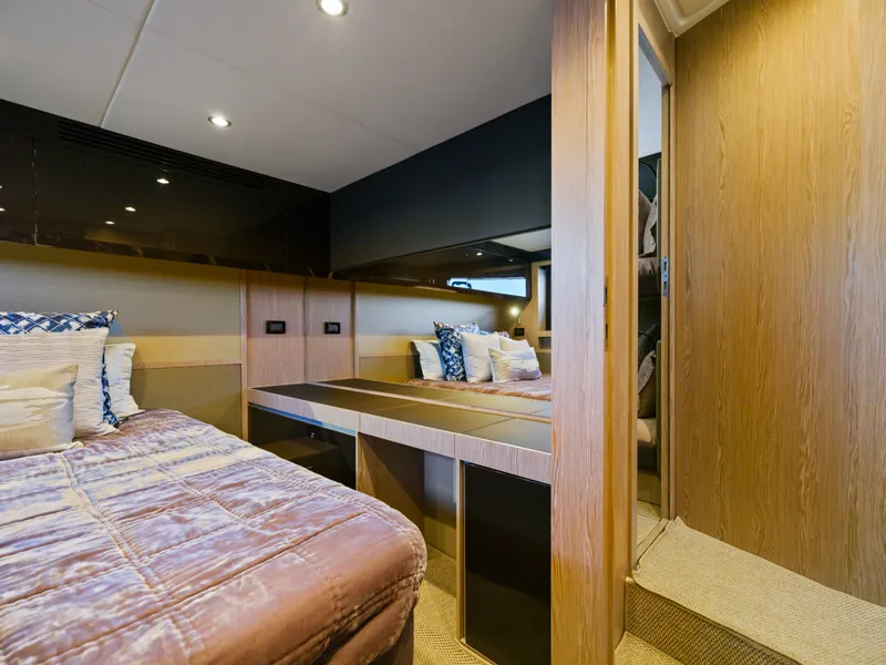 Slide: The Image of Azimut Atlantis 51 2019 - 60