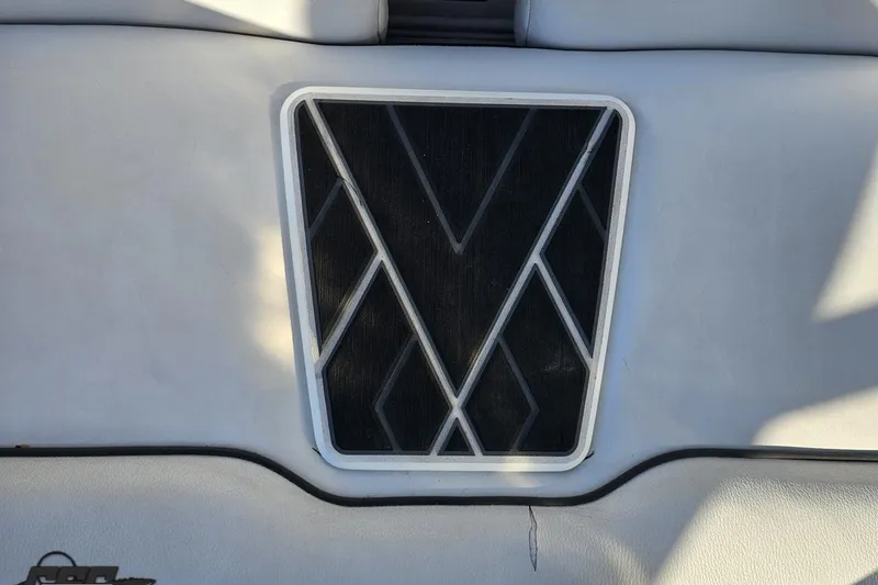 Slide: The Image of 2015 Nautique Super Air Nautique G23 boat seat with geometric design. - 124