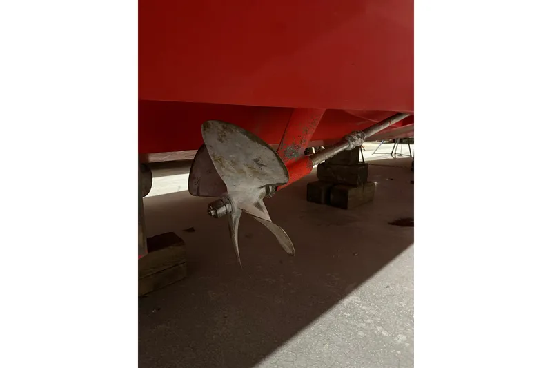 Slide: The Image of Propeller of 2006 Sabre 38 Hard Top Express boat on dry dock. - 57