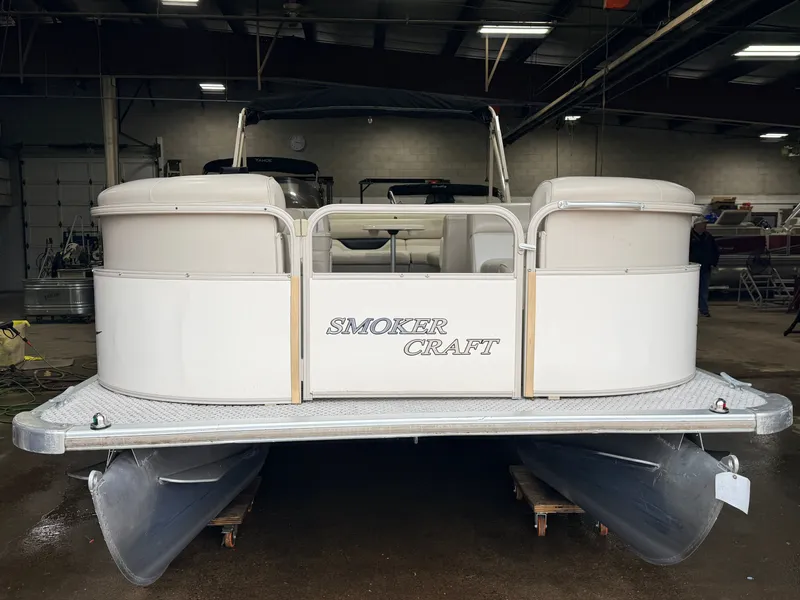 Slide: The Image of 2006 Smoker Craft pontoon boat with Yamaha 60HP 4-stroke engine. - 36