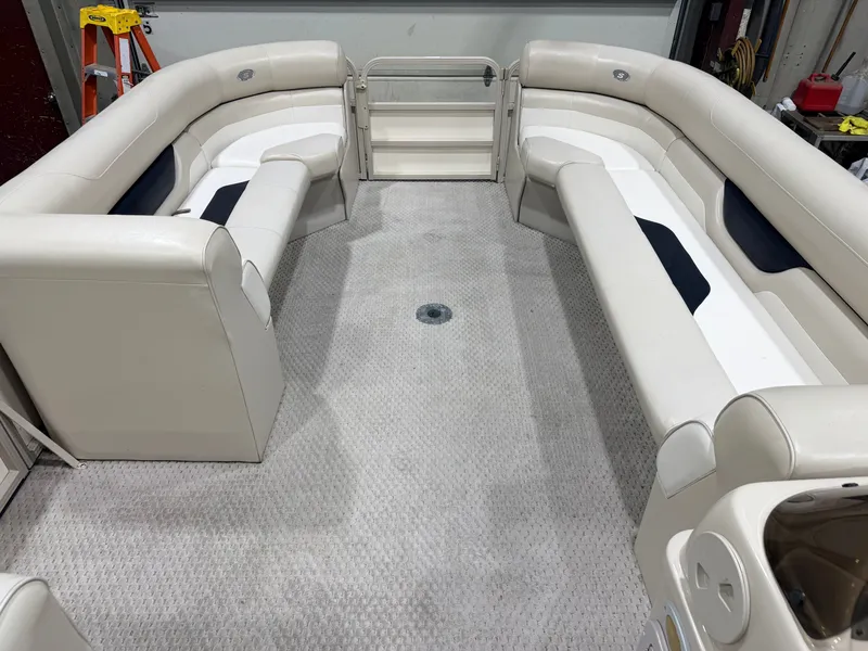 Slide: The Image of Interior of a 2006 Smoker Craft 8522 Cruise Pontoon boat. - 4