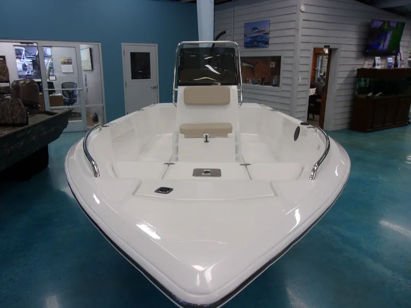 Slide: The Image of 2026 Mi Tide v1700 CC boat in showroom. - 7