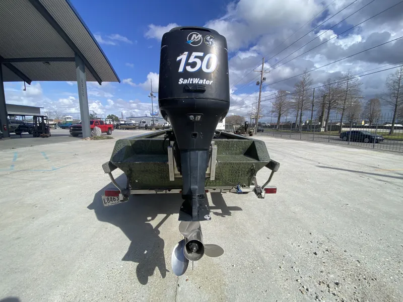 Slide: The Image of Charles Leonard Custom 19'6'' 2016 - 13