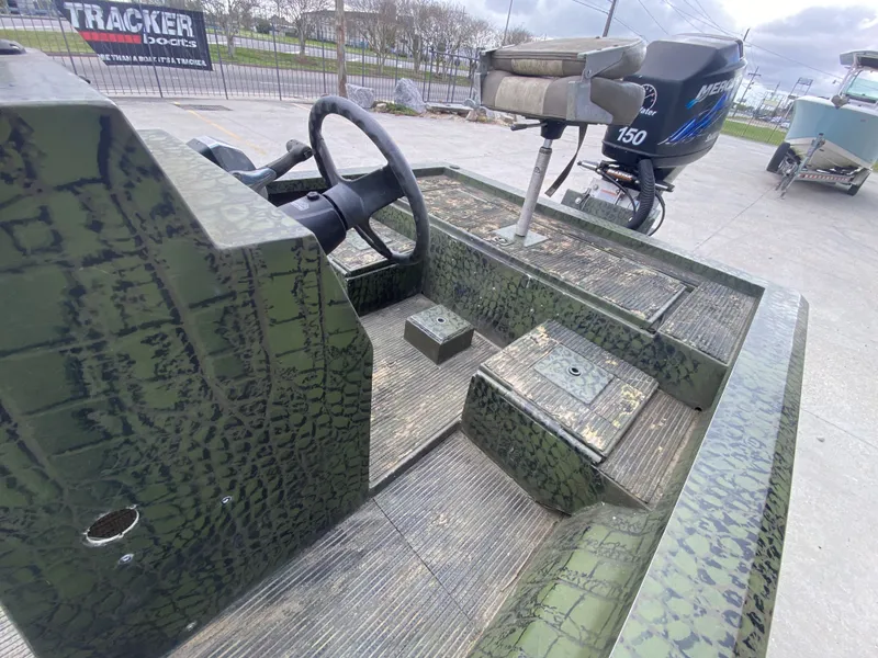 Slide: The Image of Charles Leonard Custom 19'6'' 2016 - 17