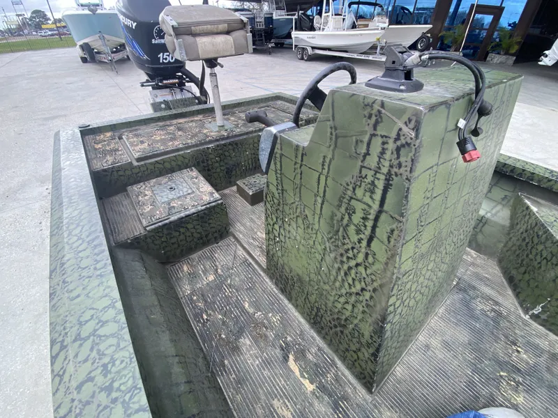 Slide: The Image of Charles Leonard Custom 19'6'' 2016 - 18