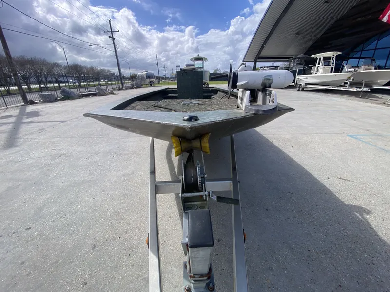 Slide: The Image of Charles Leonard Custom 19'6'' 2016 - 5