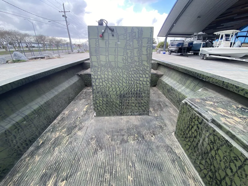 Slide: The Image of Charles Leonard Custom 19'6'' 2016 - 8