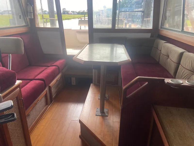 Slide: The Image of Bayliner 2850 Contessa 1985 - 4