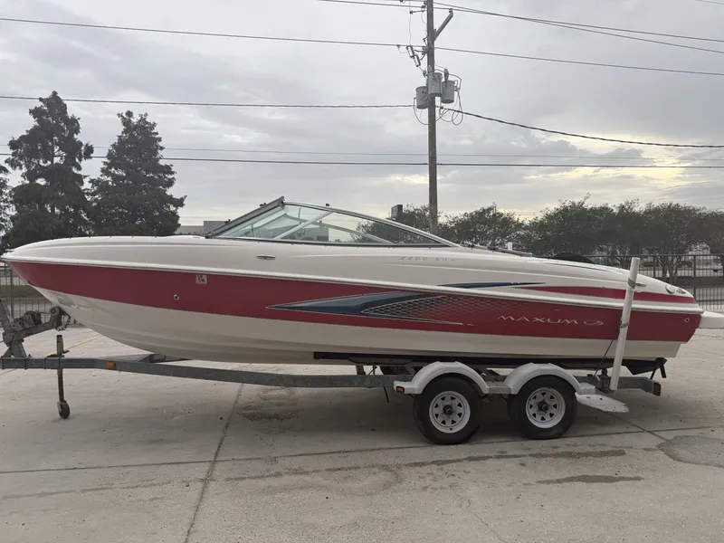 Slide: The Image of Maxum 2200 SR3 2008 - 5