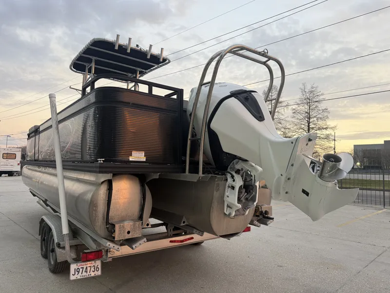 Slide: The Image of Apex Marine 8524 Pro Fish N Cruise 2022 - 13