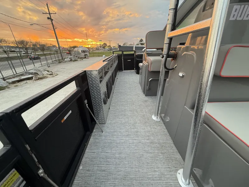 Slide: The Image of Apex Marine 8524 Pro Fish N Cruise 2022 - 15