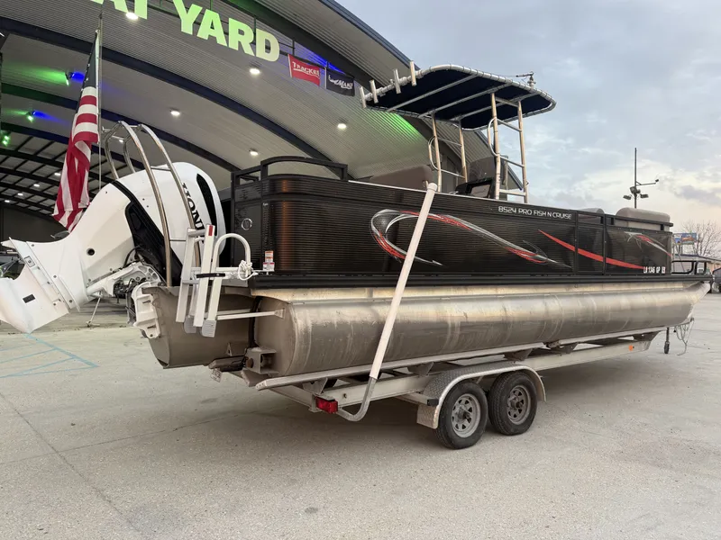 Slide: The Image of Apex Marine 8524 Pro Fish N Cruise 2022 - 16