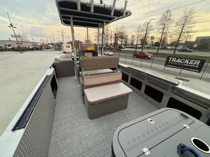 Slide: The Image of Apex Marine 8524 Pro Fish N Cruise 2022 - 17