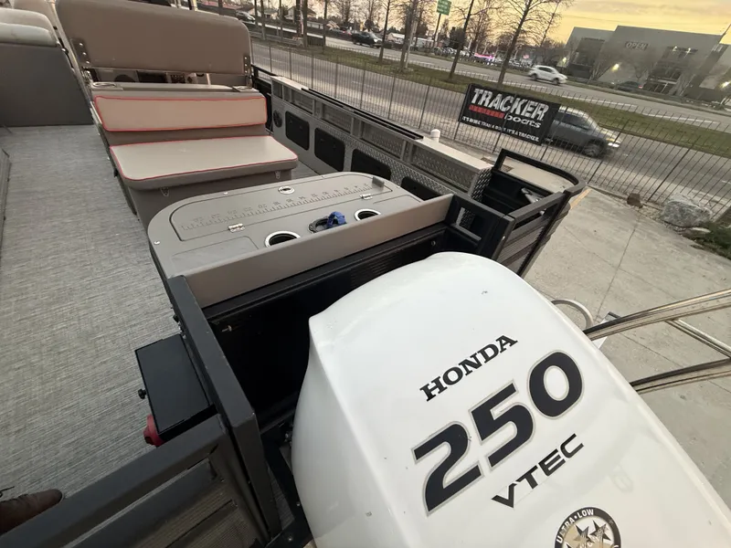 Slide: The Image of Apex Marine 8524 Pro Fish N Cruise 2022 - 22