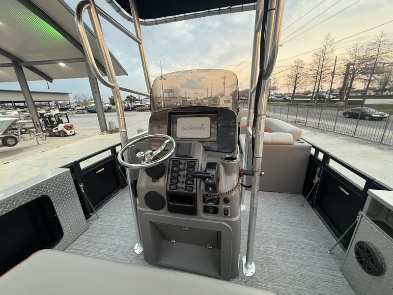 Slide: The Image of Apex Marine 8524 Pro Fish N Cruise 2022 - 4
