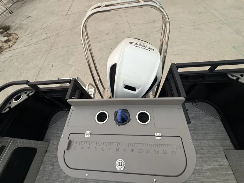 Slide: The Image of Apex Marine 8524 Pro Fish N Cruise 2022 - 6