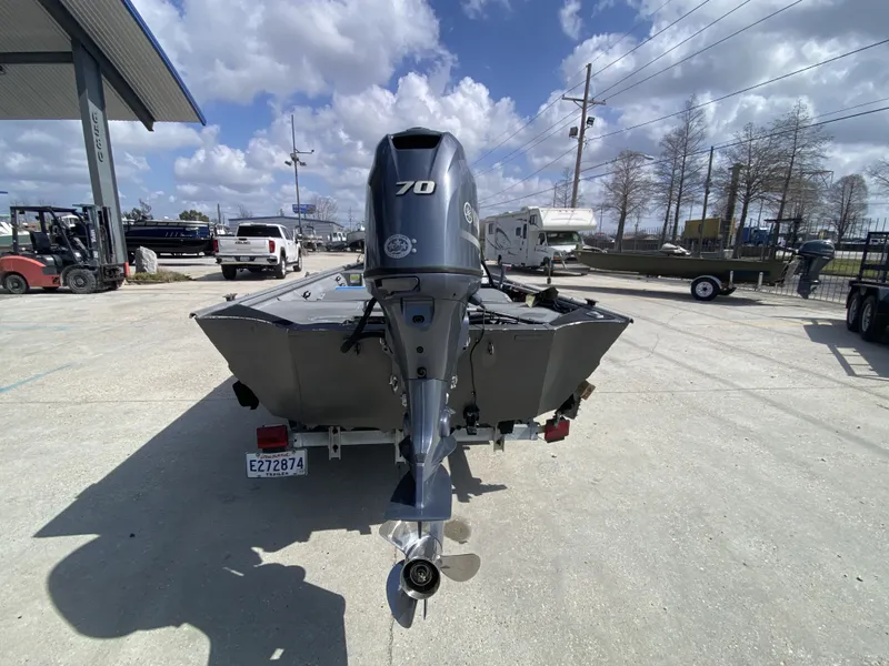 Slide: The Image of War Eagle 17' Side Console 1996 - 10