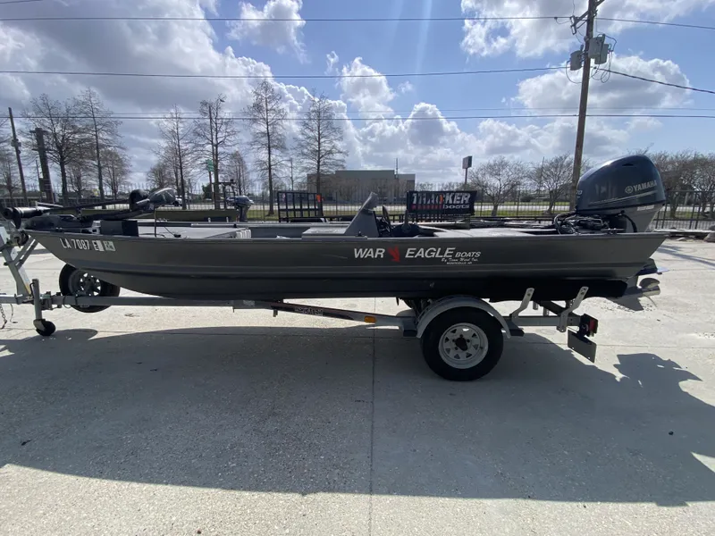 Slide: The Image of War Eagle 17' Side Console 1996 - 13