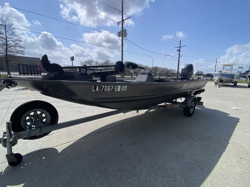 Slide: The Image of War Eagle 17' Side Console 1996 - 14