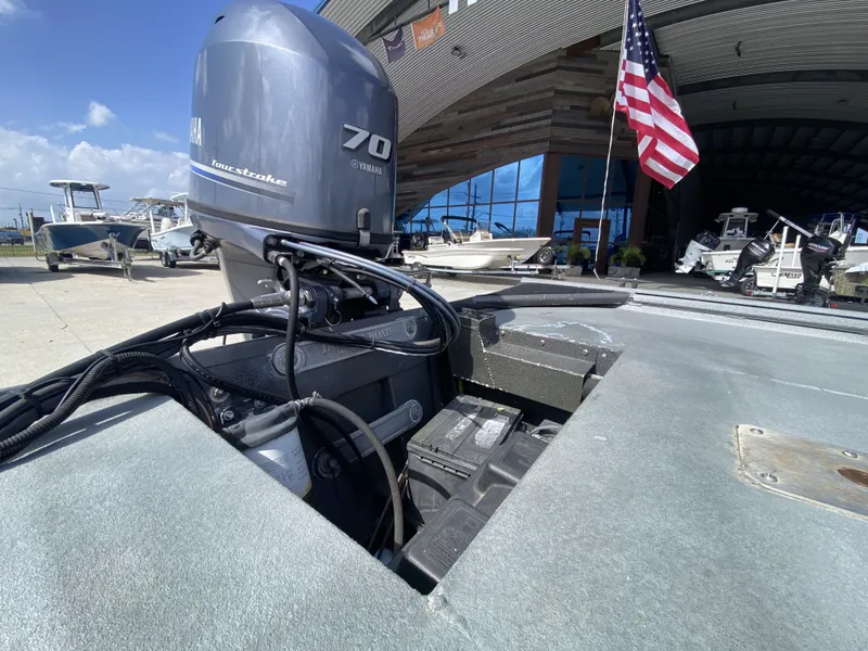 Slide: The Image of War Eagle 17' Side Console 1996 - 20