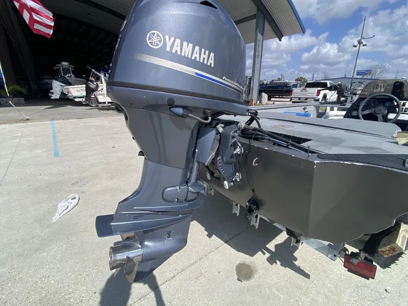 Slide: The Image of War Eagle 17' Side Console 1996 - 3