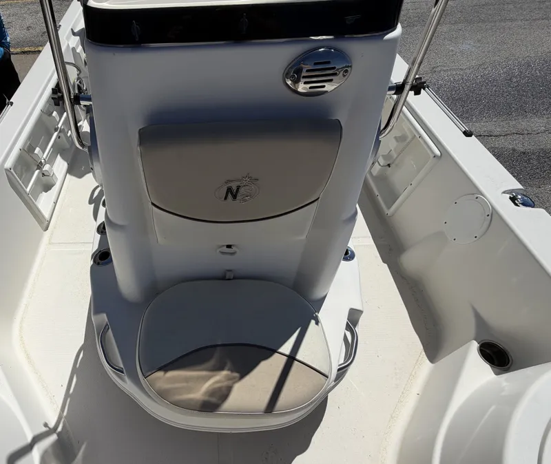 Slide: The Image of NauticStar 215 XTS 2017 - 17