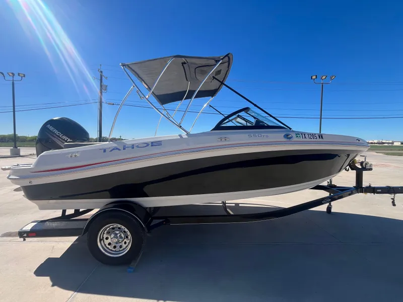 Slide: The Image of Tahoe 550 TS 2016 - 8