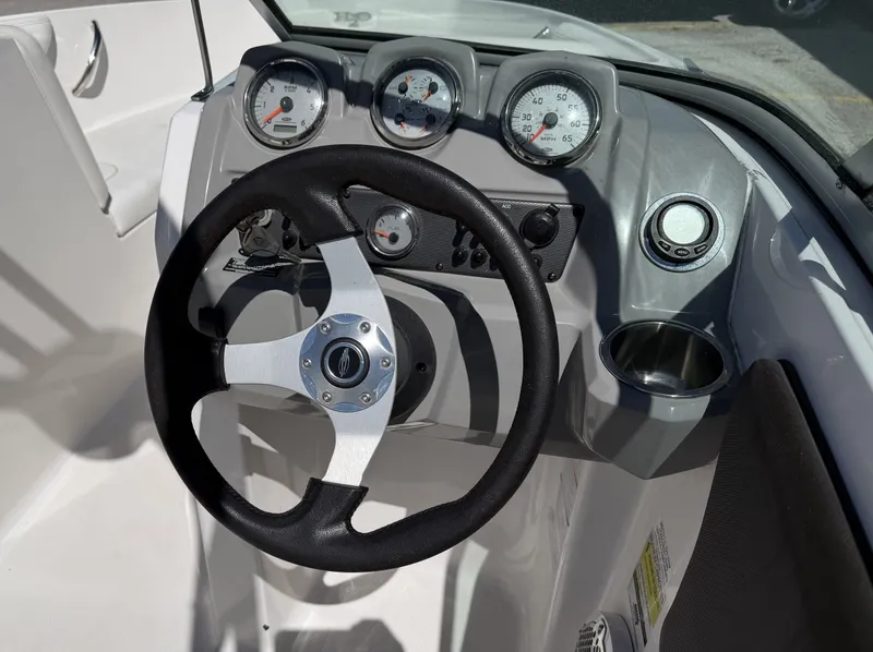 Slide: The Image of Chaparral 19 H2O Sport 2012 - 12